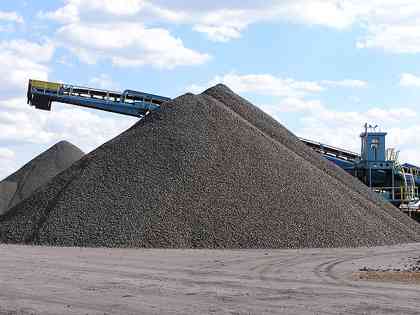 گندله چینی به کمک کاهش عرضه سنگ آهن برزیل می آید! 20090528 taconite piles 33 - گندله چینی به کمک کاهش عرضه سنگ آهن برزیل می آید!